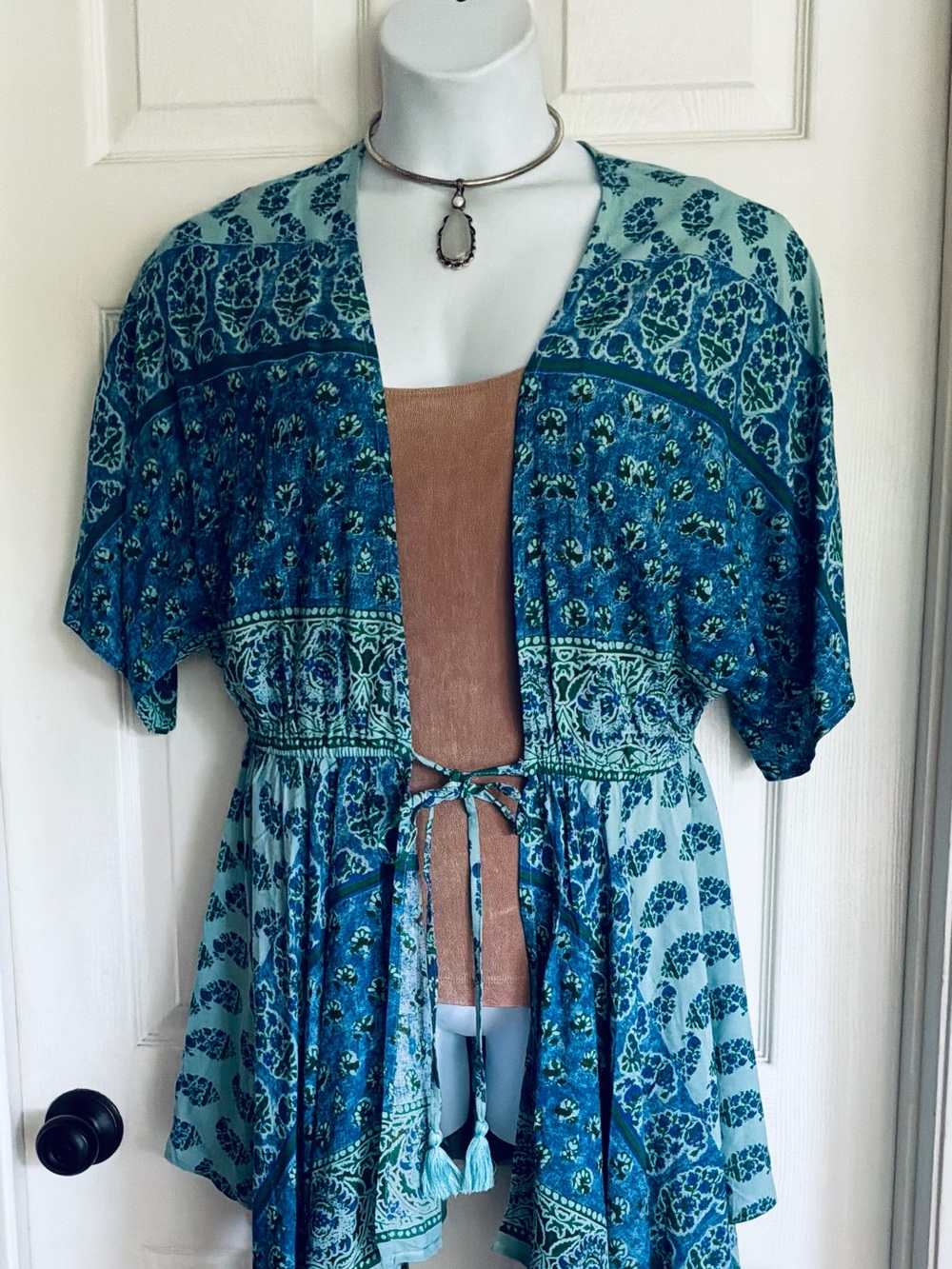 NWOT..TIENDA HO..boho top